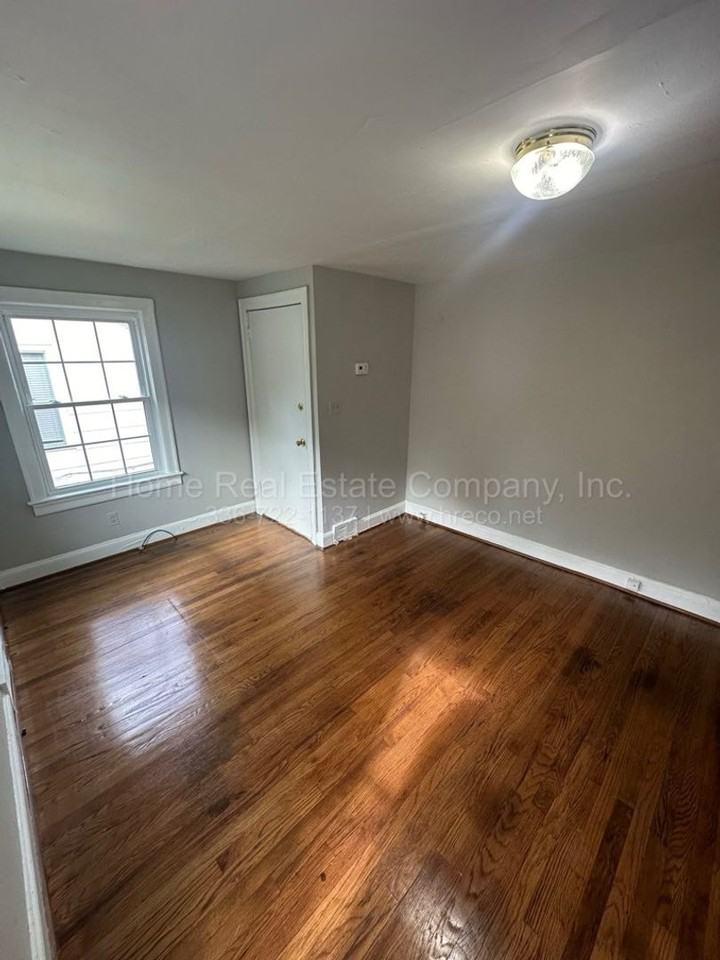 611 Mulberry St - Photo 2 of 7