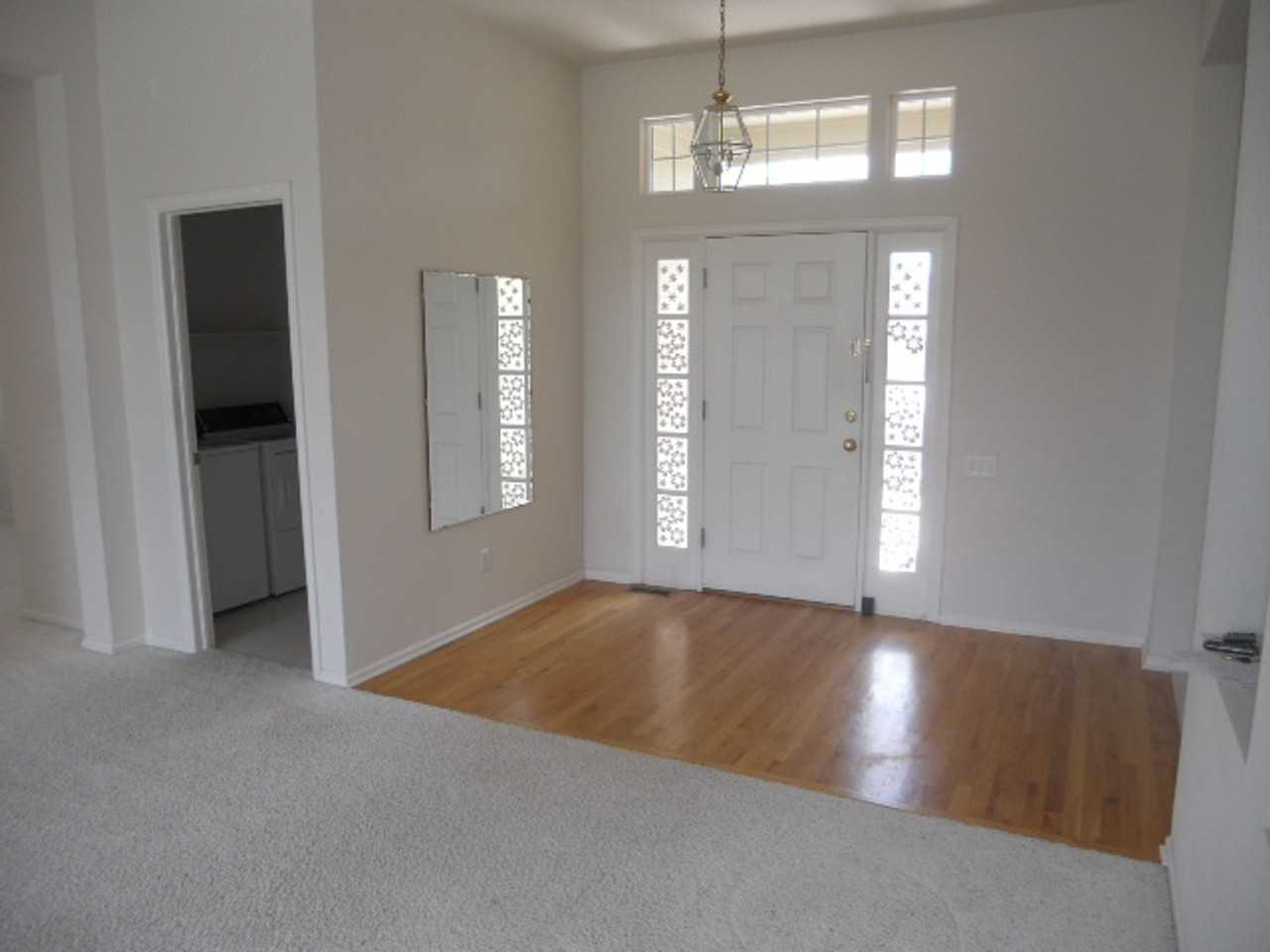 2502 Rock Creek Dr - Photo 2 of 17