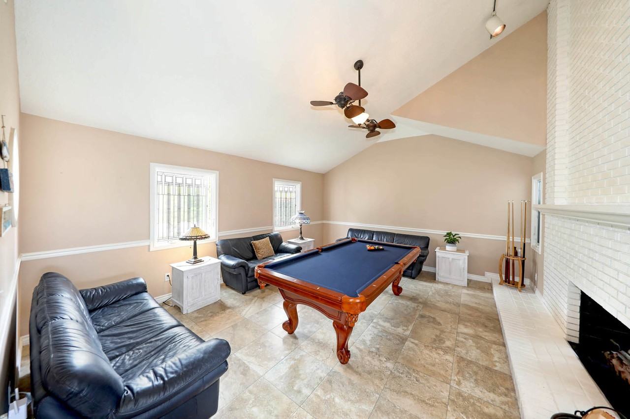 30932 Colonial Pl - Photo 4 of 32