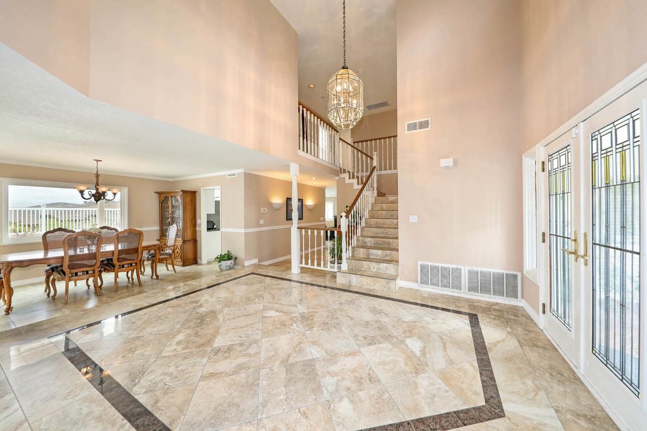 30932 Colonial Pl - Photo 5 of 32