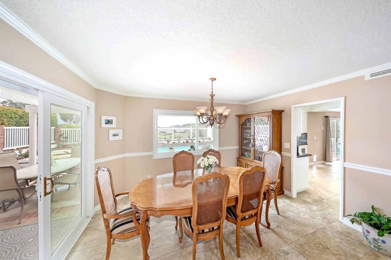 30932 Colonial Pl - Photo 7 of 32