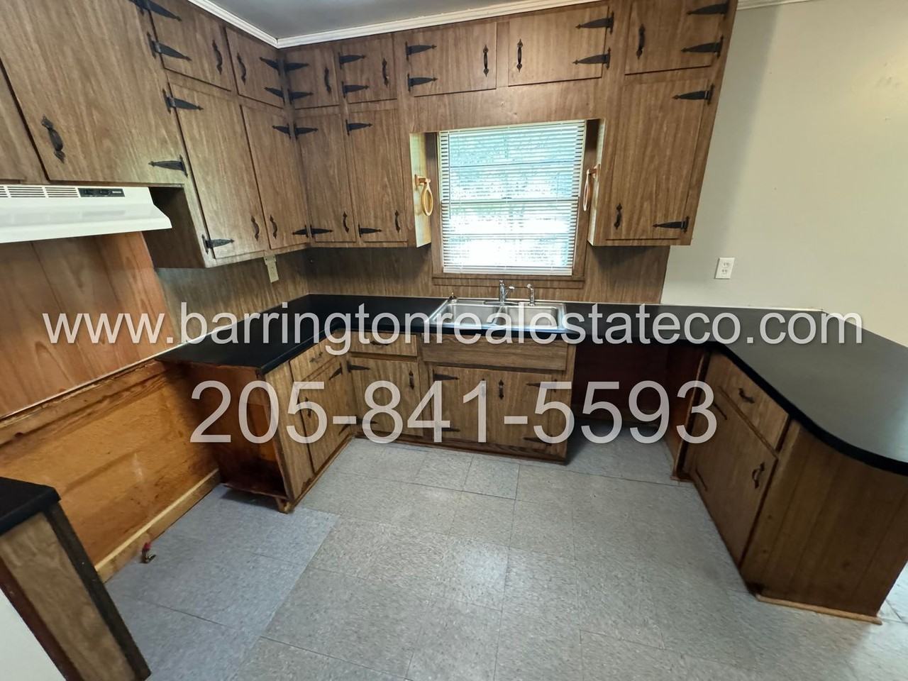 1237 Linwood St - Photo 4 of 7