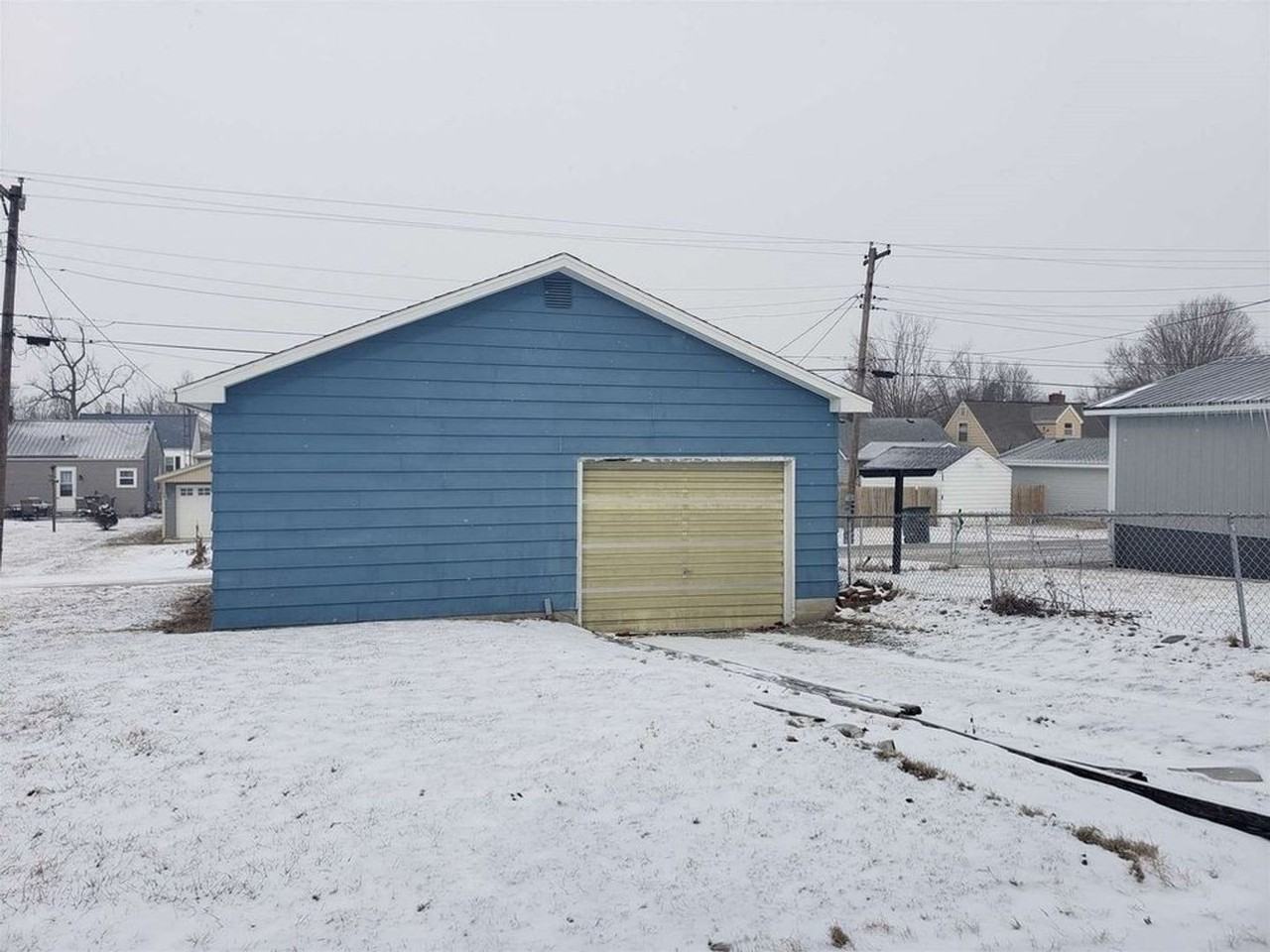 1901 S Webster St - Photo 2 of 8
