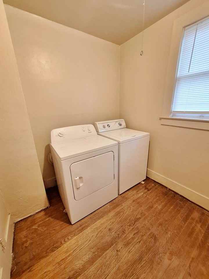 908 Sw Dorion Ave - Photo 6 of 8