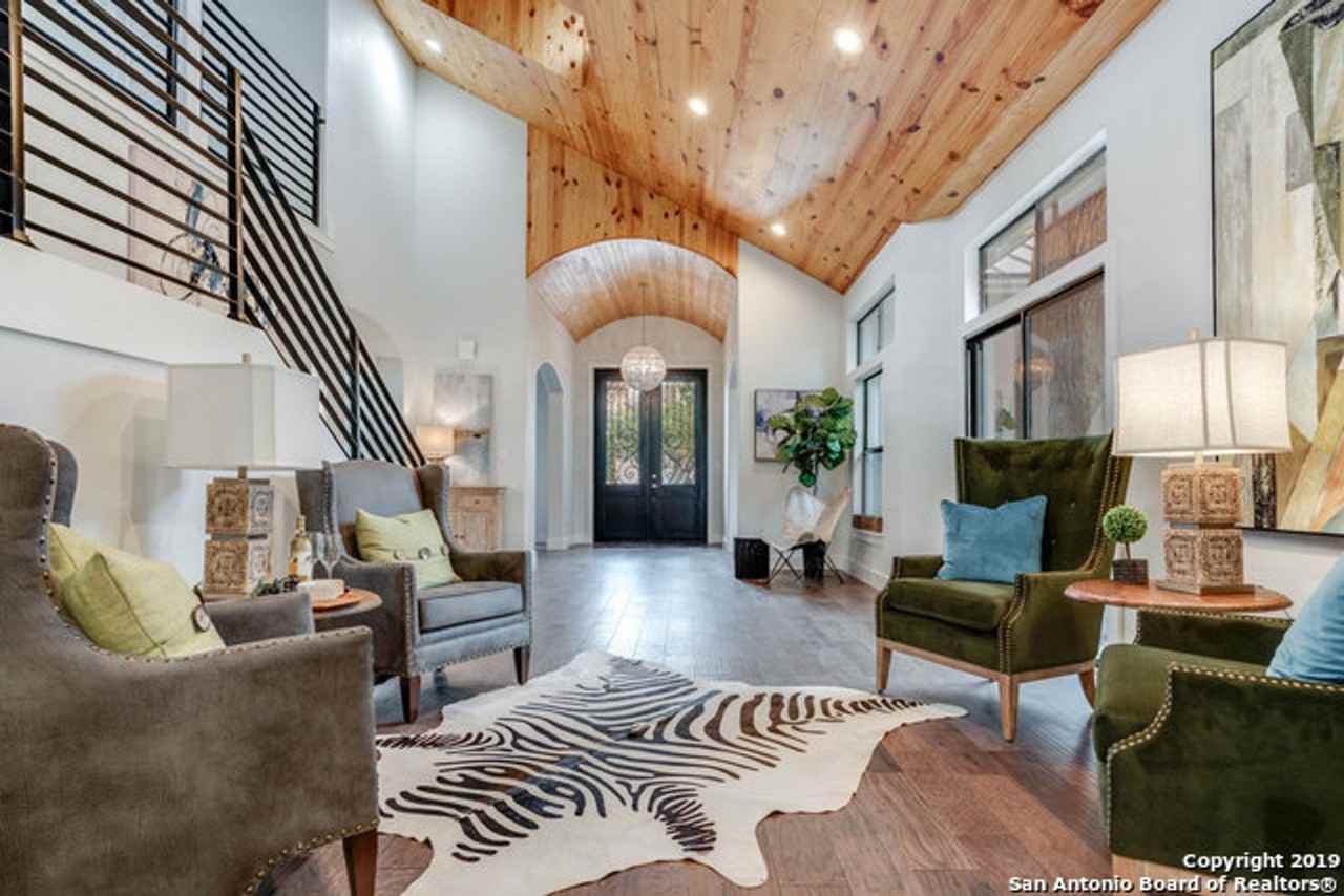 25 Worthsham Dr - Photo 3 of 33