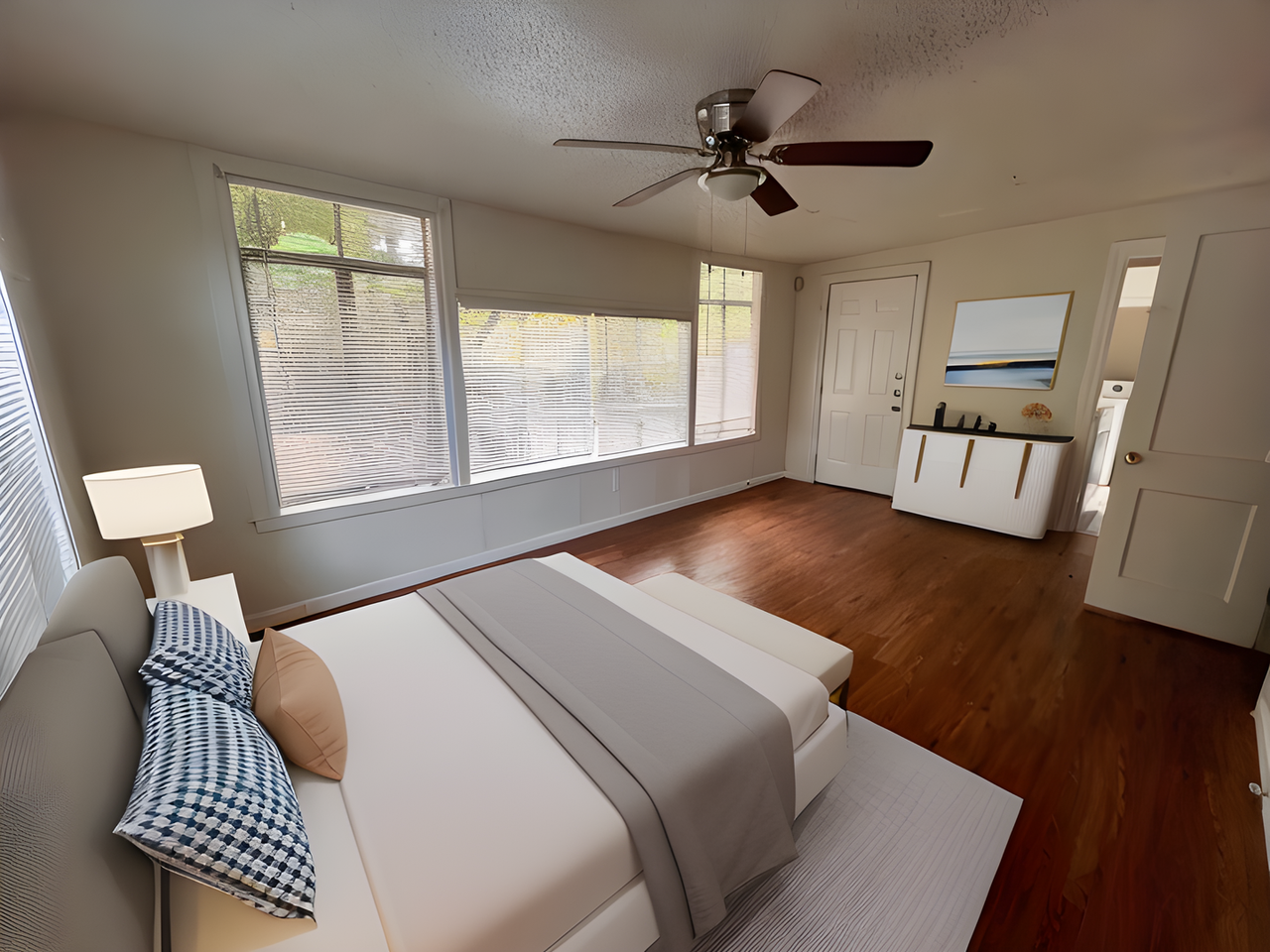 819 E 31st St - Photo 4 of 25