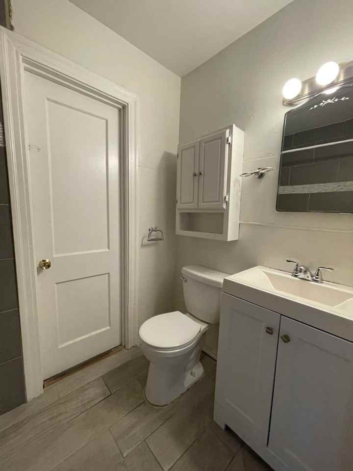 819 E 31st St - Photo 7 of 25