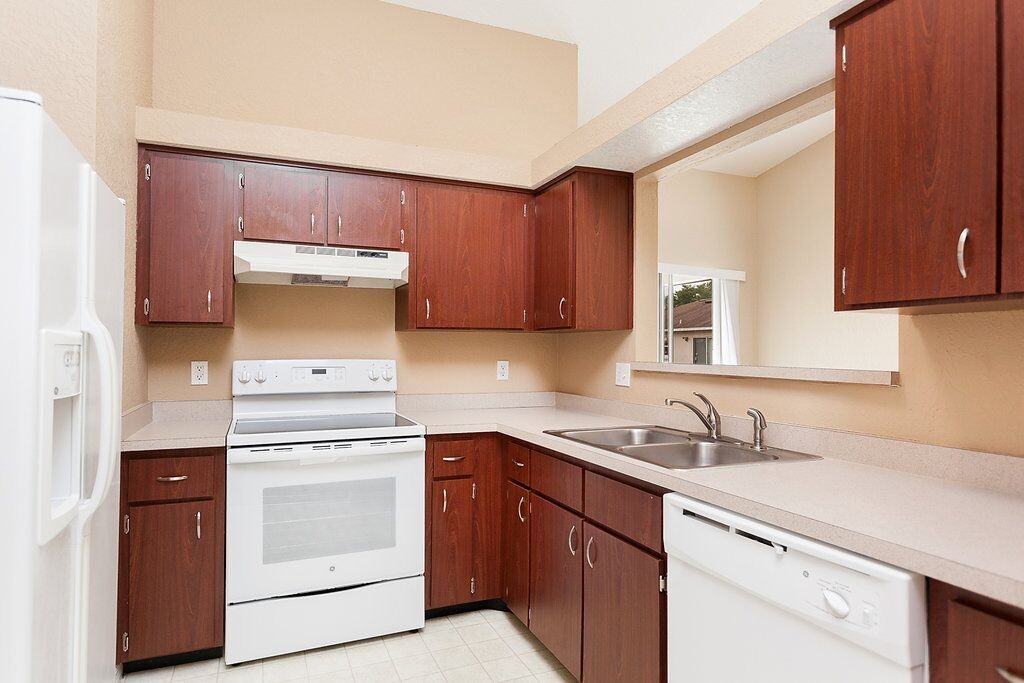 222 Bisby St - Photo 3 of 12