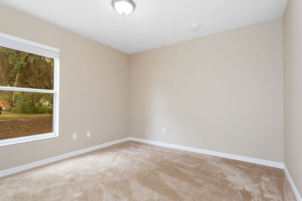 222 Bisby St - Photo 7 of 12