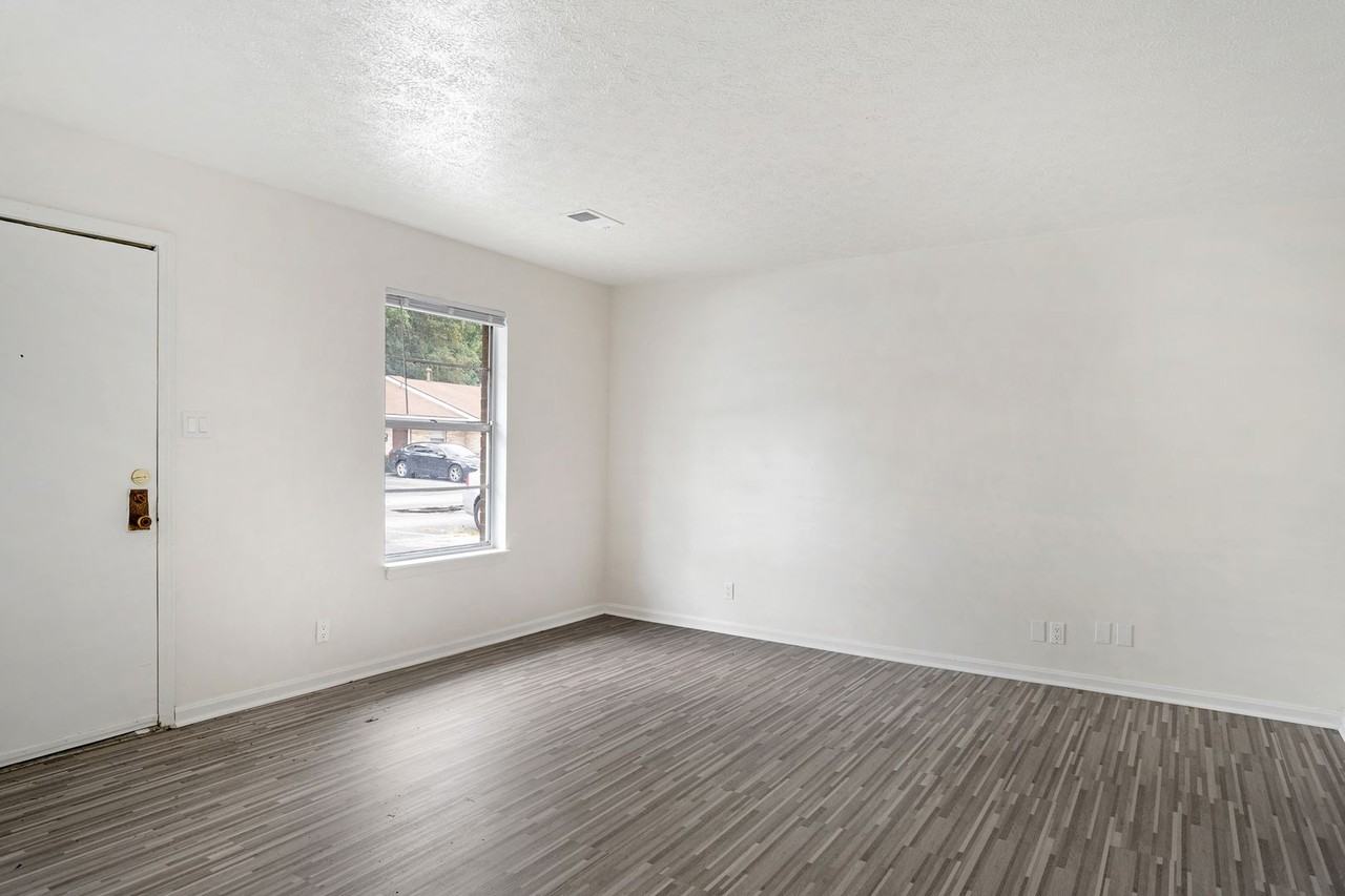 Dixie Downs - Photo 5 of 16