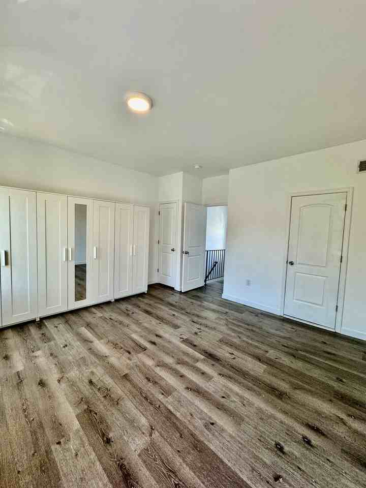 2026 N 8th St - Photo 3 of 8