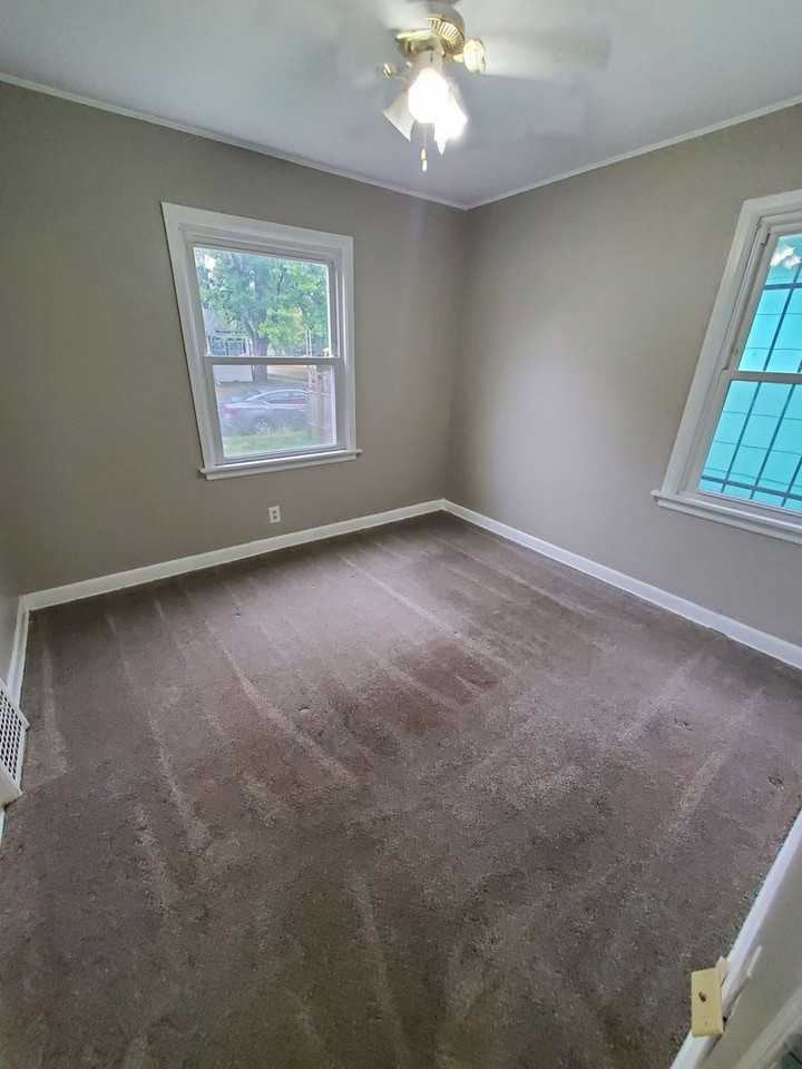 4205 West Sieben Place - Photo 6 of 13