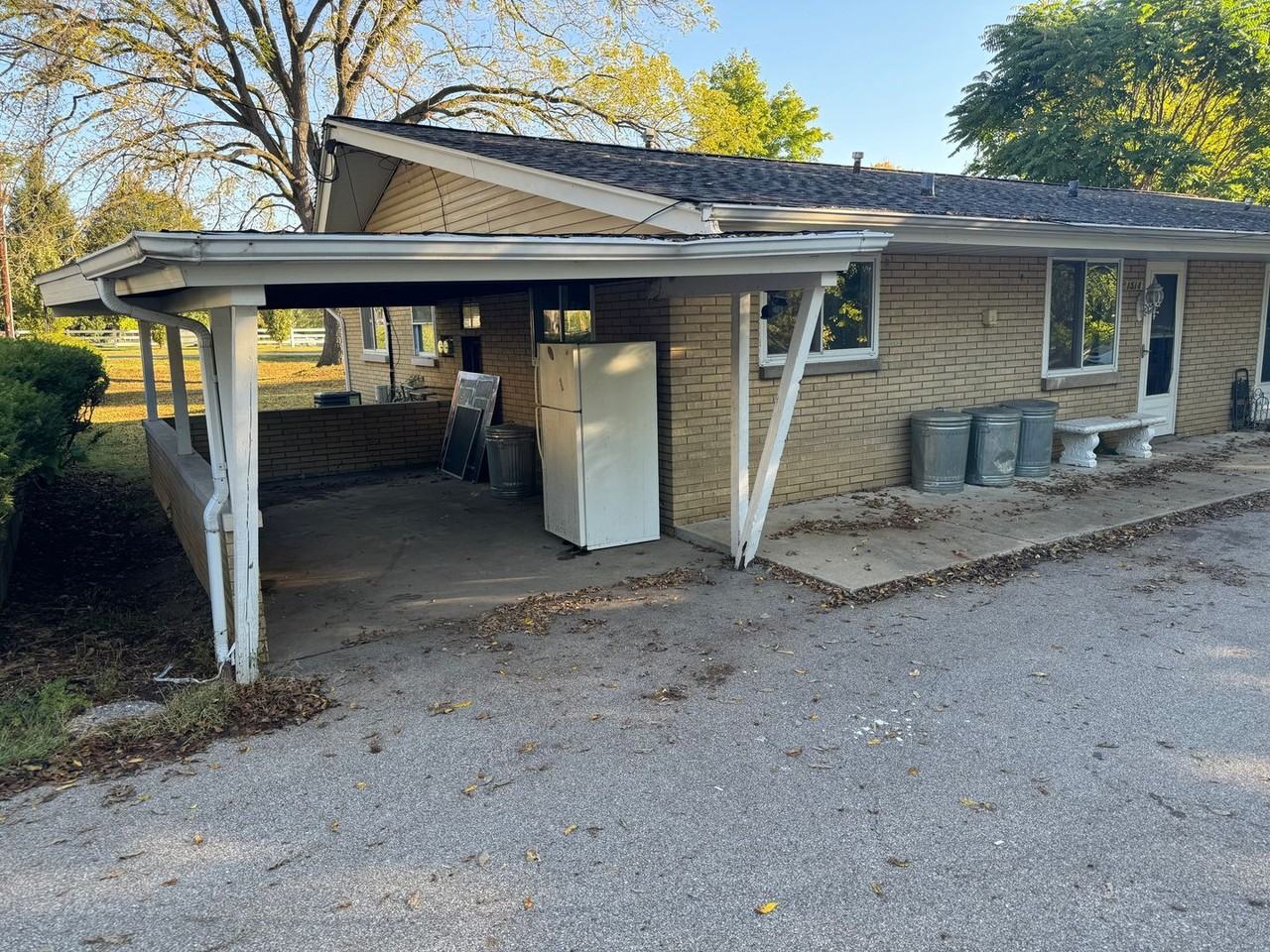 1518 E Gardner Ln - Photo 3 of 11
