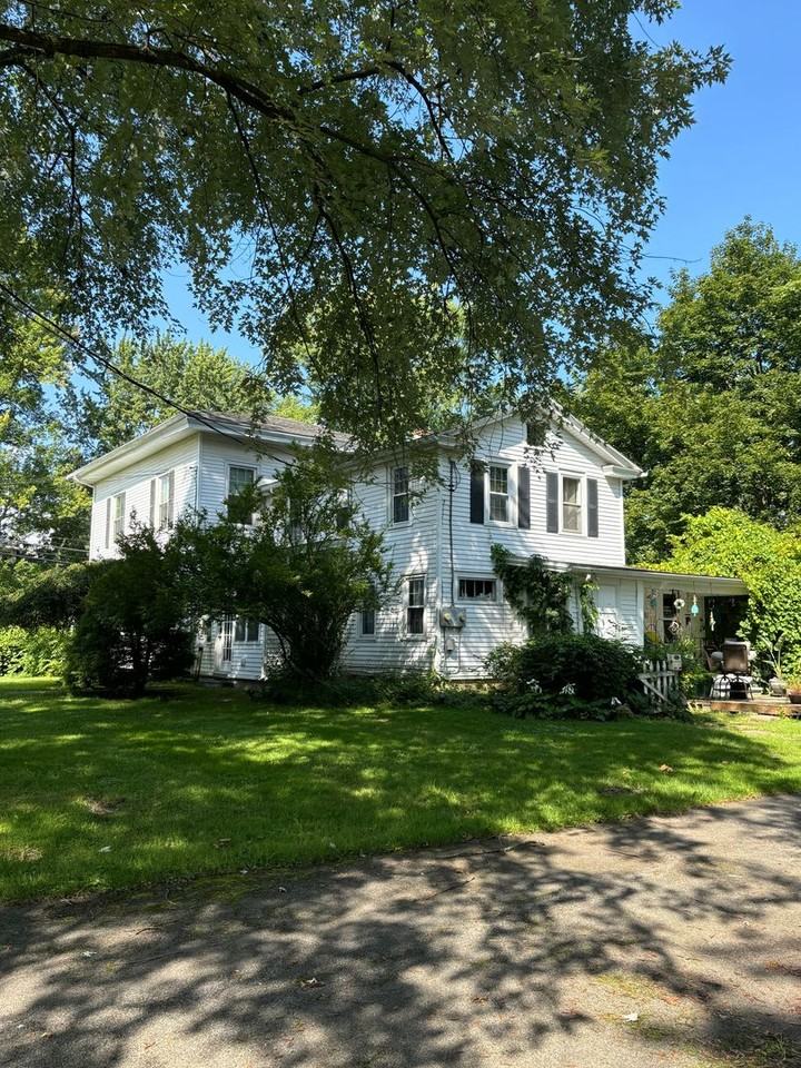 Apartment Available in Village of Liverpool - Photo 5 of 43