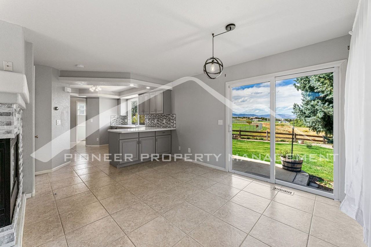 10031 Cedaridge Way - Photo 6 of 22