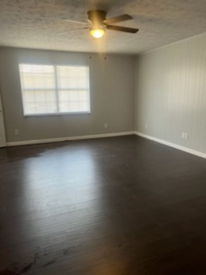 400 Crestview Dr #7 - Photo 5 of 14