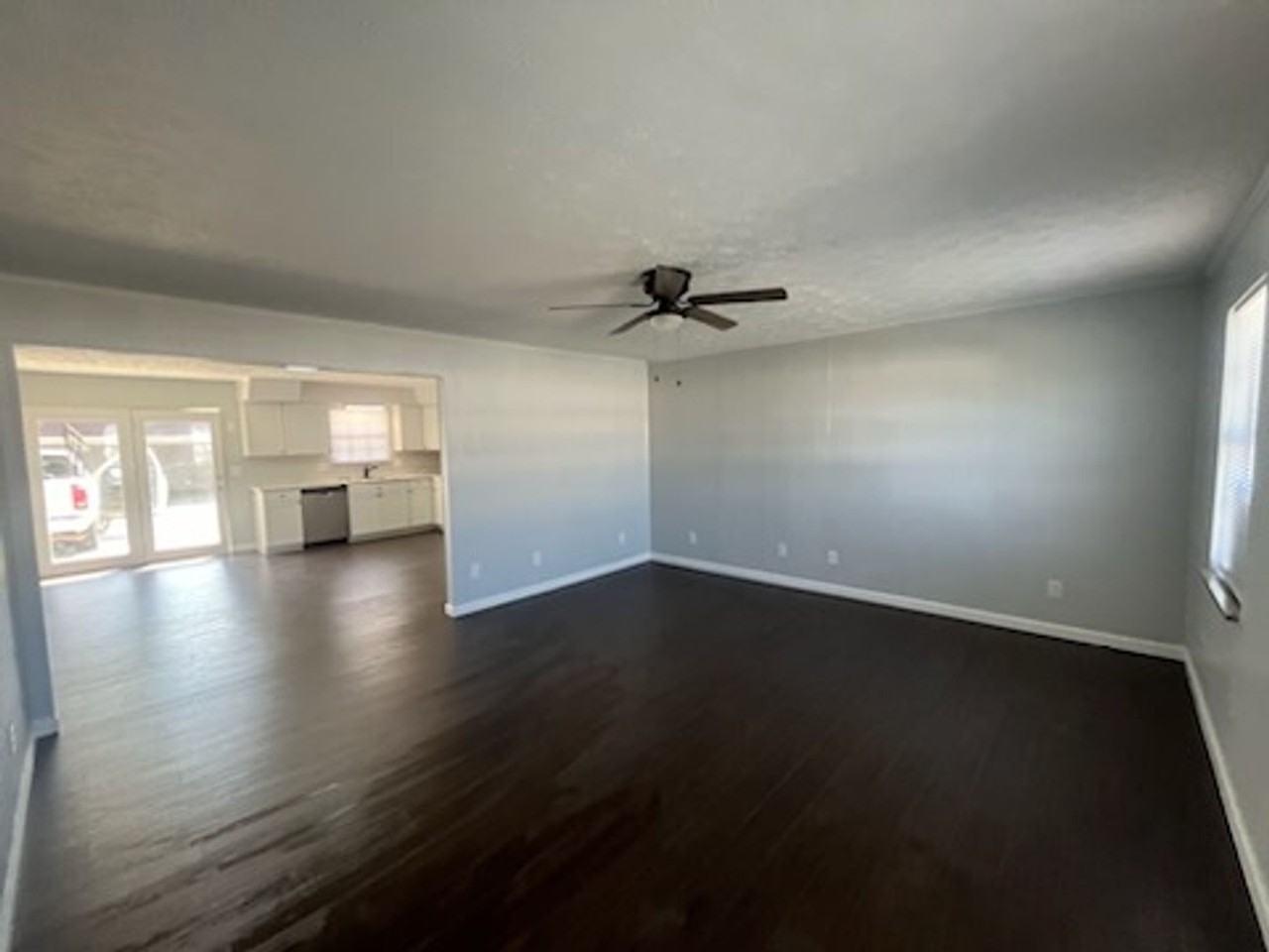 400 Crestview Dr #7 - Photo 3 of 14