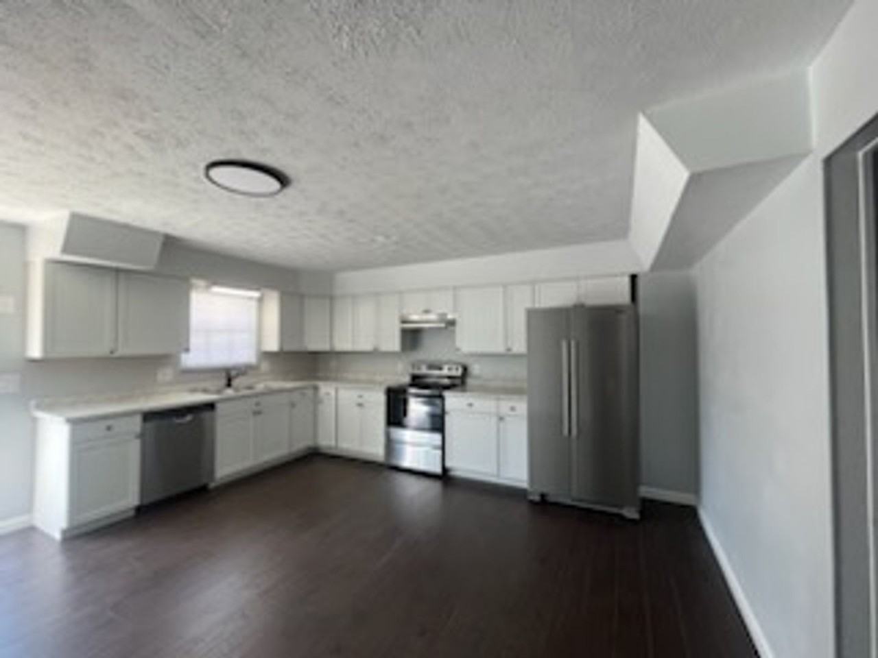 400 Crestview Dr #7 - Photo 2 of 14