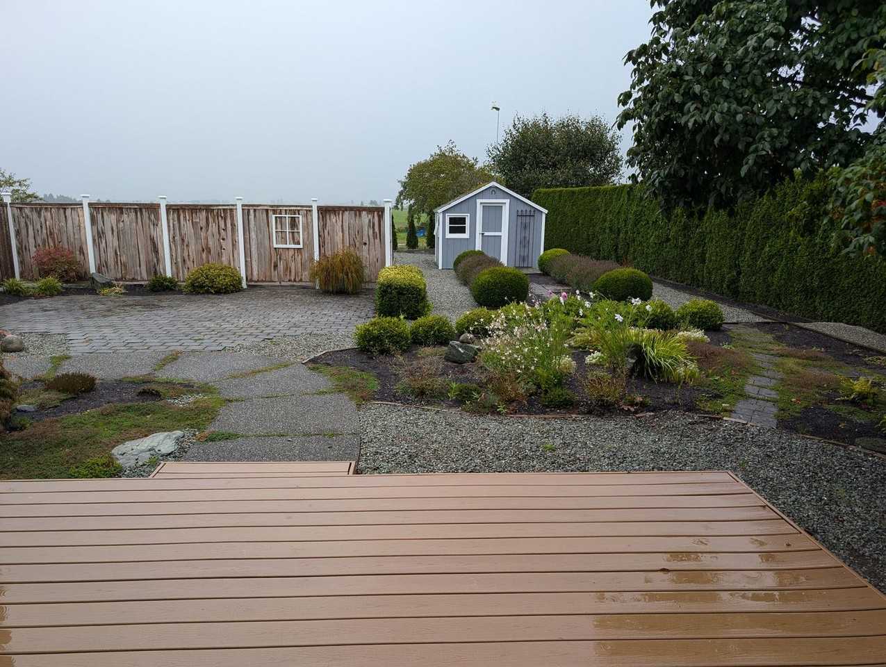 14864 Channel Dr - Photo 2 of 27