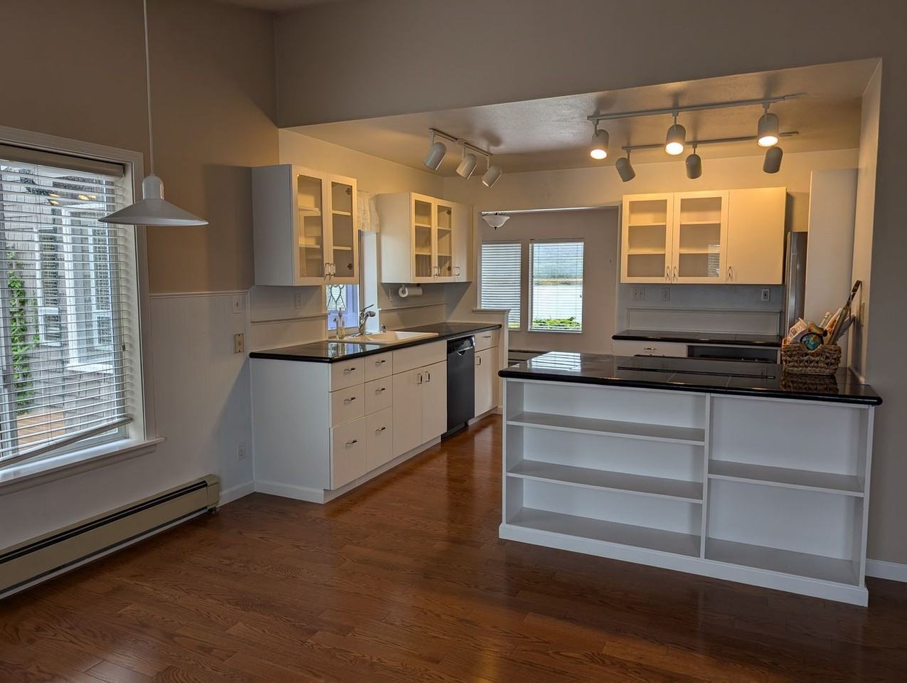 14864 Channel Dr - Photo 7 of 27