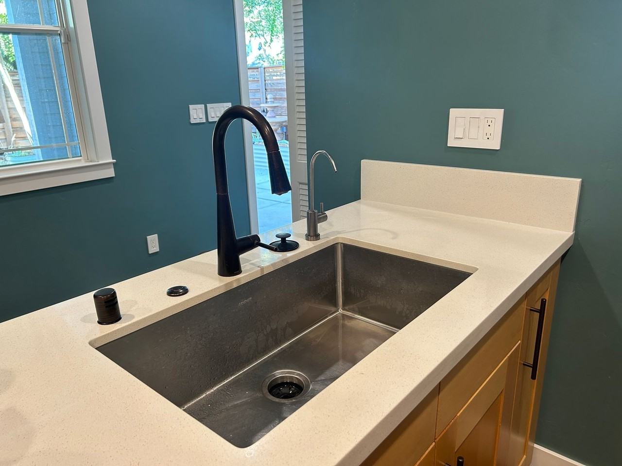 301 Creekside Way - Photo 7 of 43