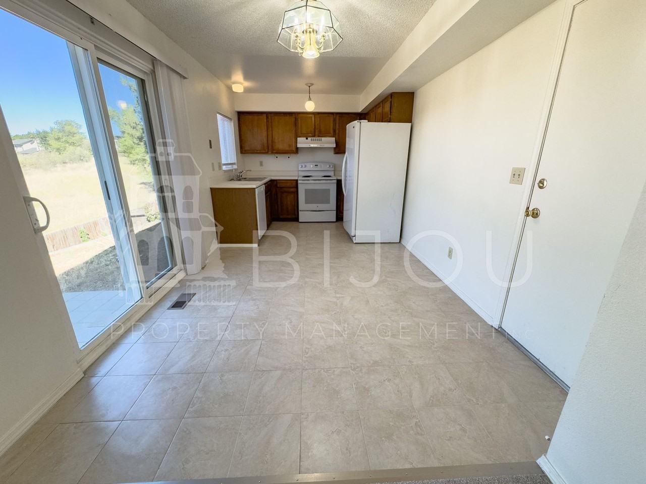 6470 Chantilly Pl - Photo 6 of 18