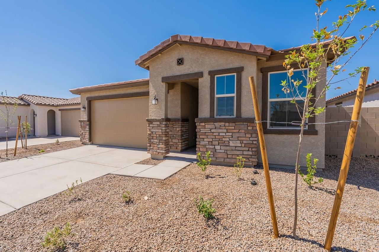 1546 S 182nd Ln - Photo 2 of 50