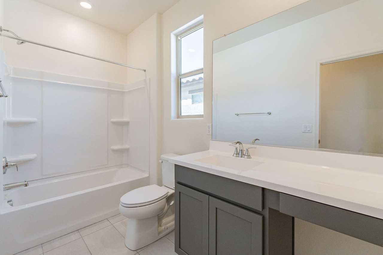 1546 S 182nd Ln - Photo 7 of 50