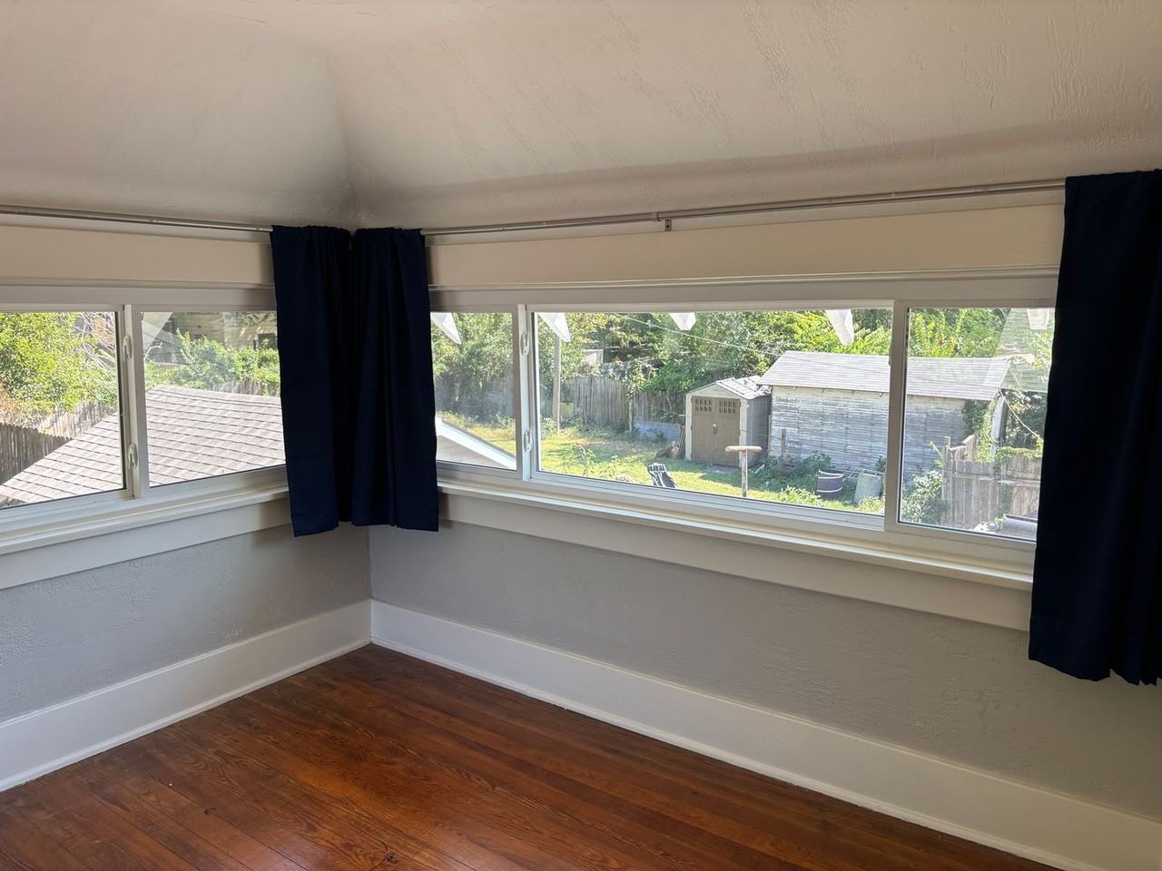 410 N Volutsia Ave - Photo 7 of 18