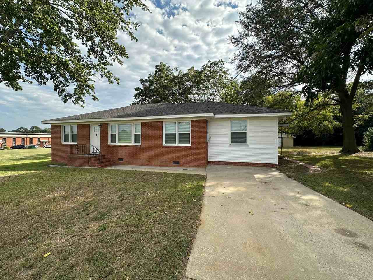 412 N Houston Lake Blvd - Photo 2 of 36
