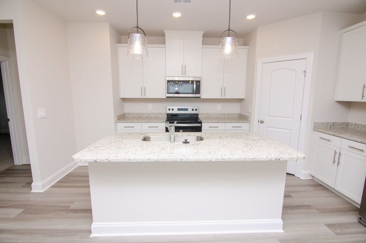 4960 Trail Ridge Ct - Photo 4 of 29