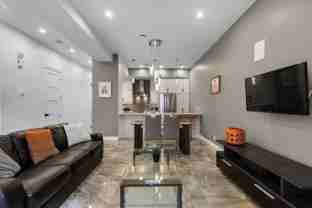 1015 Rue Saint-Hubert - Photo 1 of 1