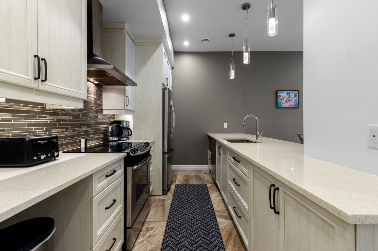 1015 Rue Saint-Hubert - Photo 2 of 18