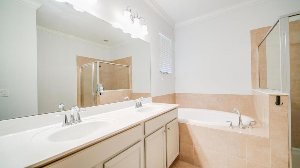 11264 Reflection Isles Boulevard - Photo 2 of 35