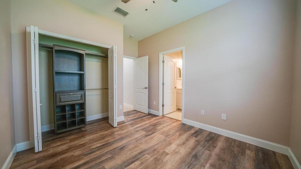 11264 Reflection Isles Boulevard - Photo 3 of 35