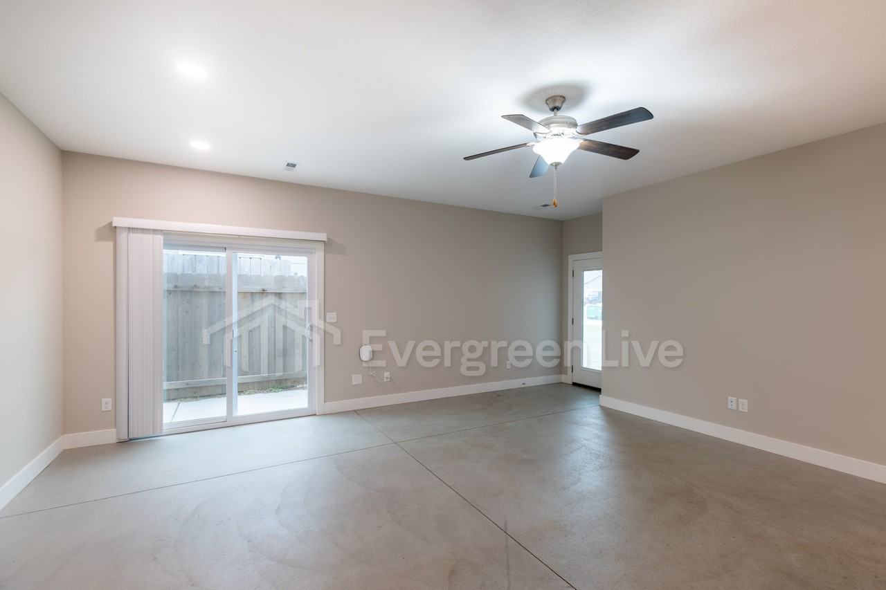 121 E Santa Fe Cir - Photo 3 of 21