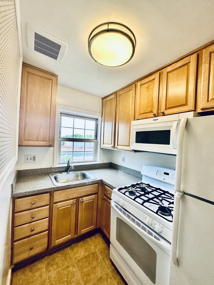 818 S Patrick St - Photo 2 of 27