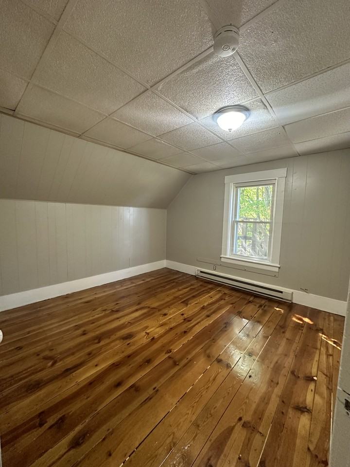 29 Allen St #29 - Photo 3 of 5