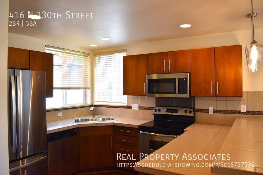 416 N 130th St - Photo 3 of 23