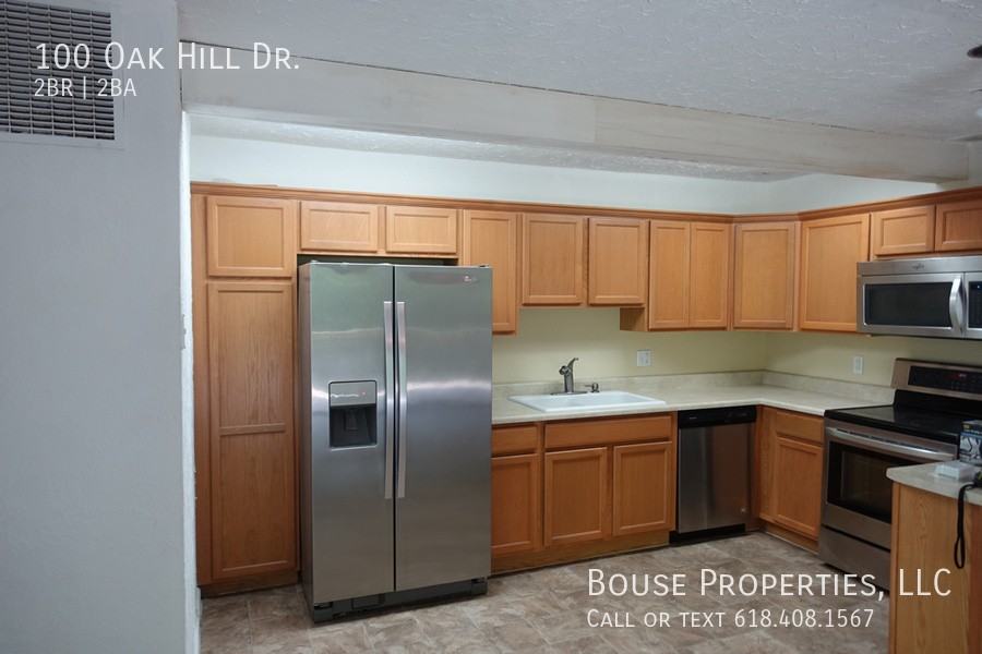 100 Oak Hill Dr - Photo 2 of 4