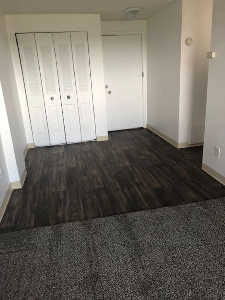 Grandview Towers - Photo 3 of 27