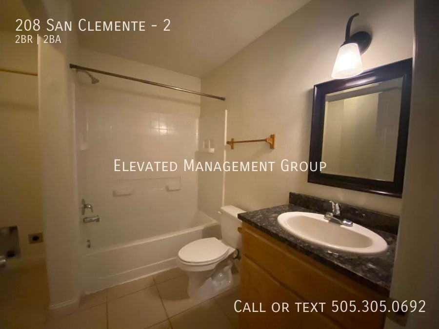 208 San Clemente Ave Nw #2 - Photo 5 of 11