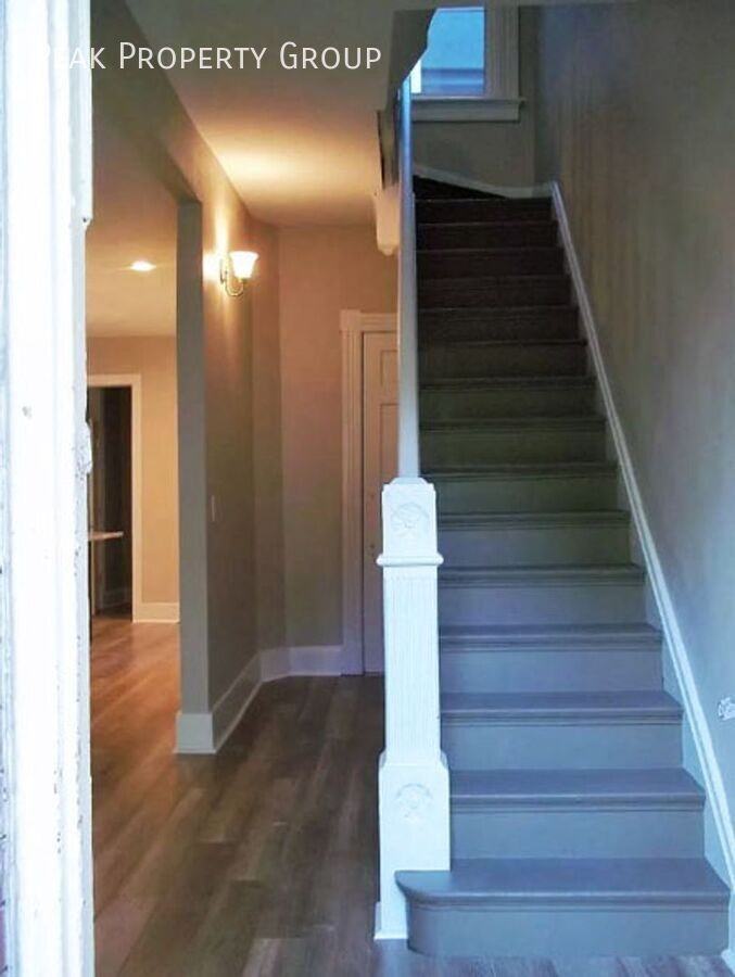 224 Oak St - Photo 3 of 15