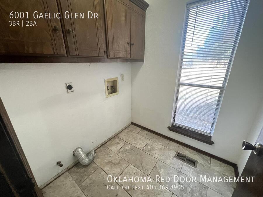 6001 Gaelic Glen Dr - Photo 7 of 31