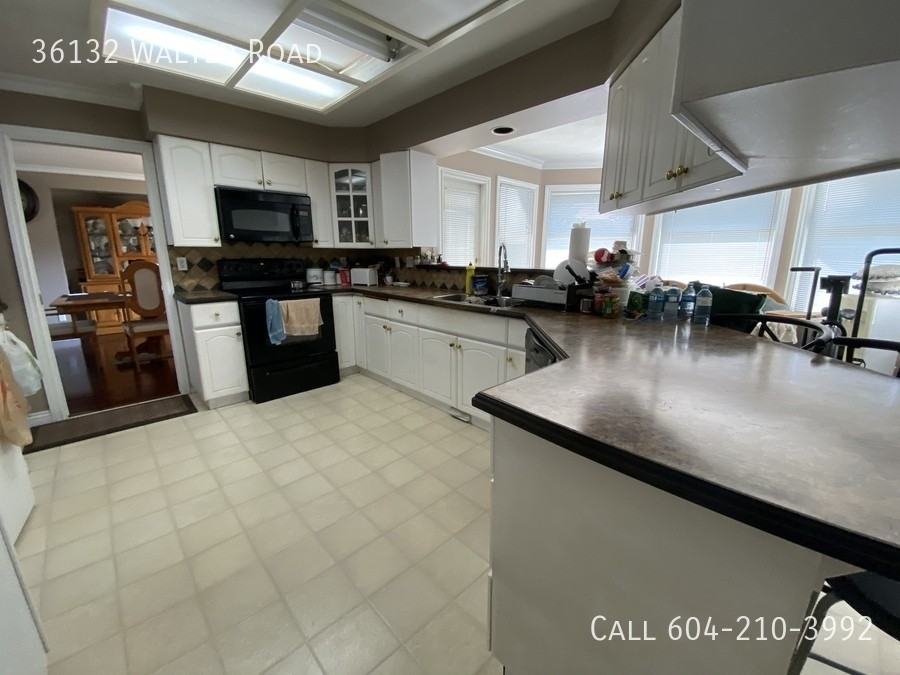 36132 Walter Rd - Photo 2 of 12