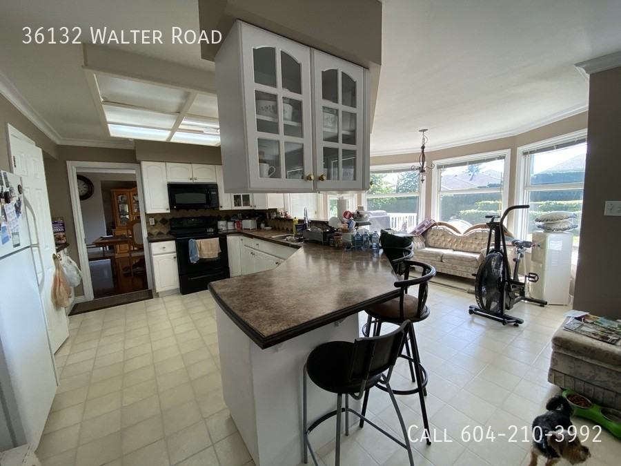 36132 Walter Rd - Photo 3 of 12