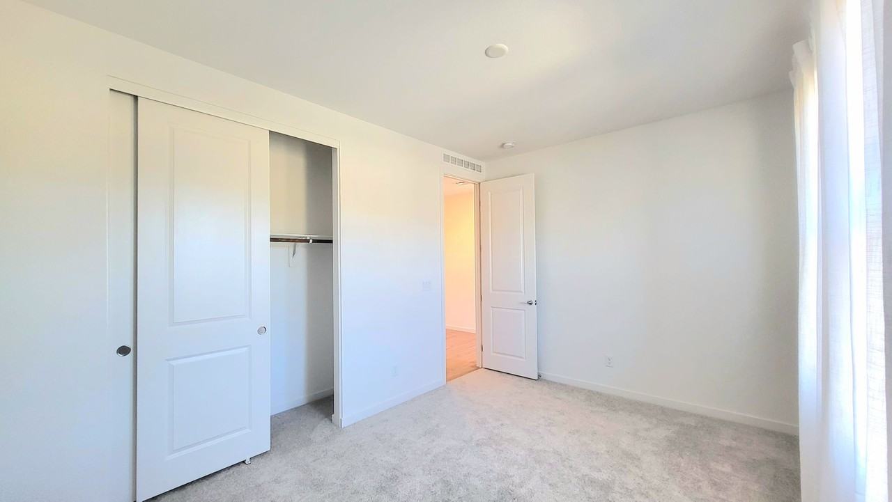 5447 Splendido Ave - Photo 5 of 50