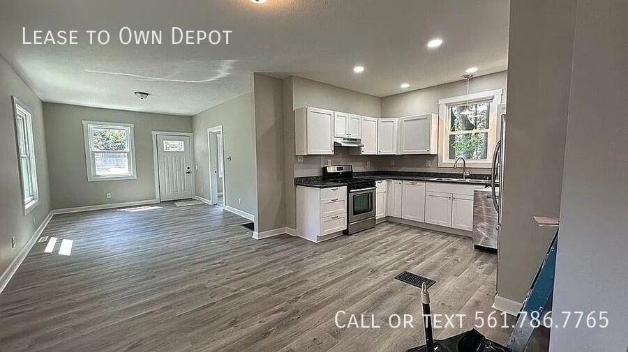 418 Hilbert St - Photo 3 of 17