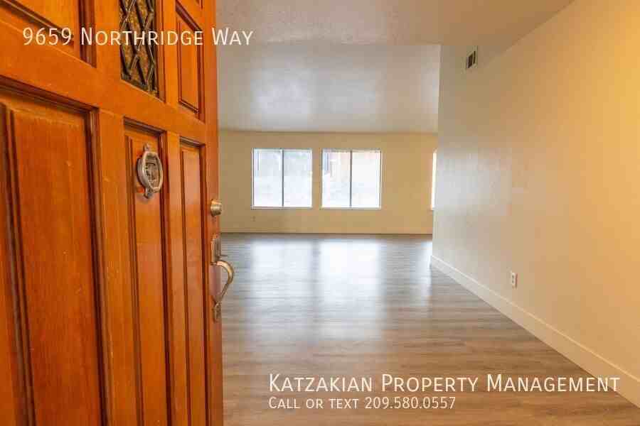 9659 Northridge Way - Photo 3 of 33