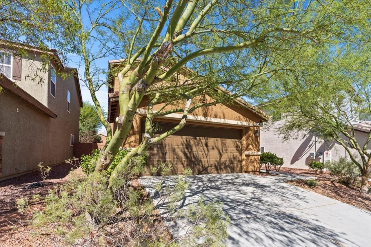 10634 Ostend Ave - Photo 2 of 34